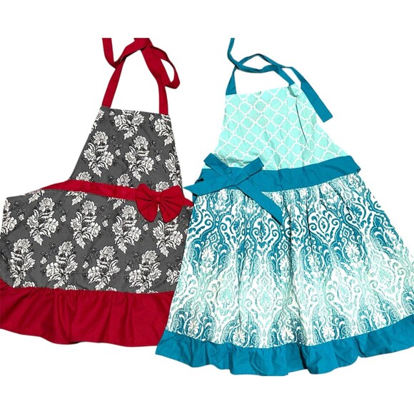 2 Kitchen/Garden Aprons Gourmet Club Spring Shop NWT Excellent Condition Bows - Picture 1 of 7